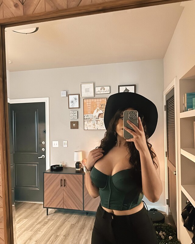 Ashleyyxoxoo nude photo 8