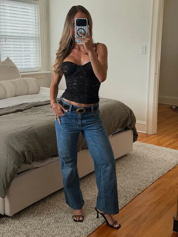 ashlyn rowland New (3 photos)