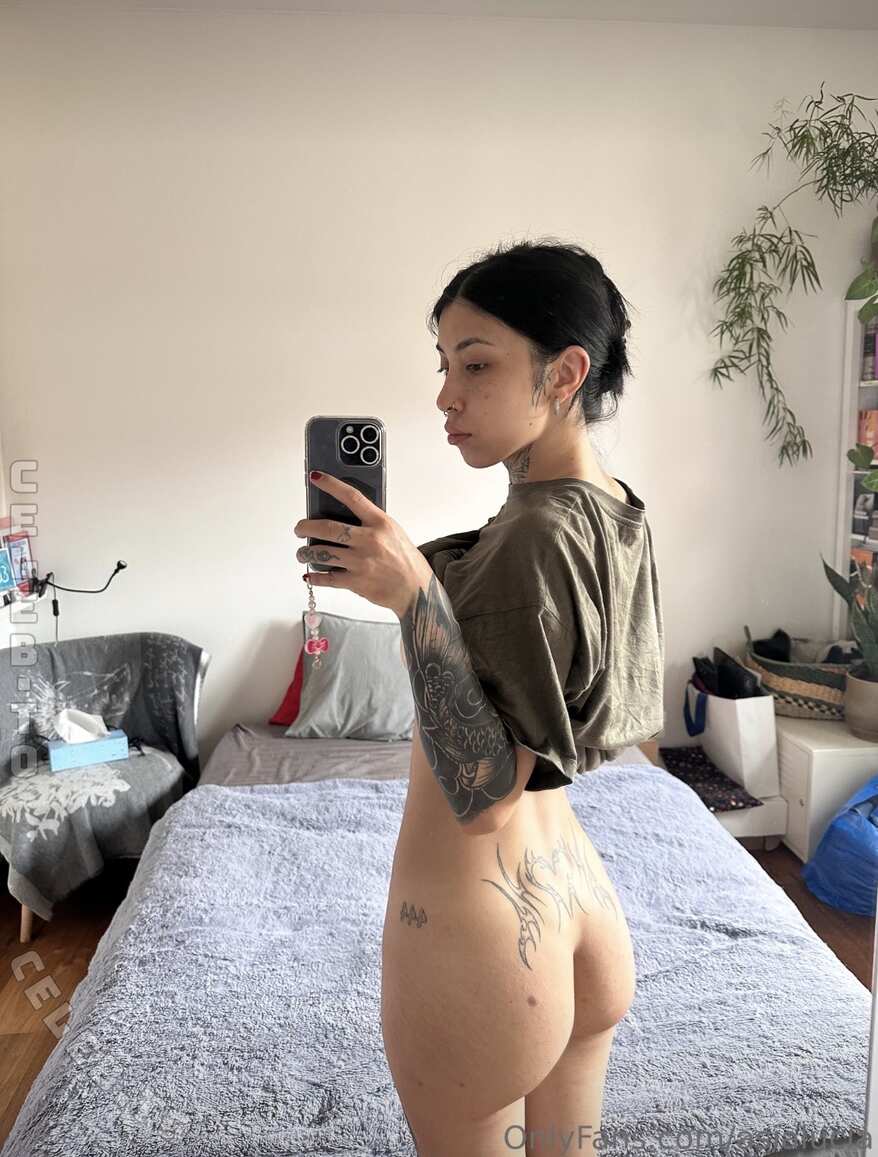 asialucia nude photo 9