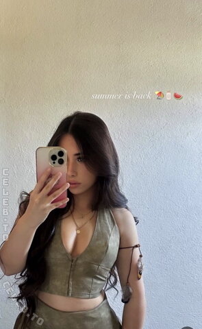 Asleyia nude photo 2