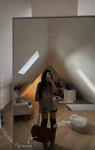 Asleyia nude photo 8