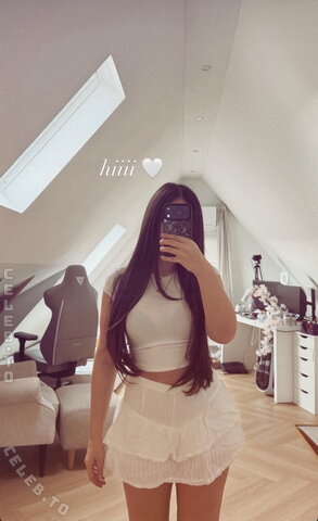 Asleyia nude photo 13