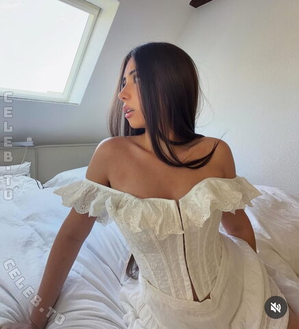 Asleyia nude photo 13