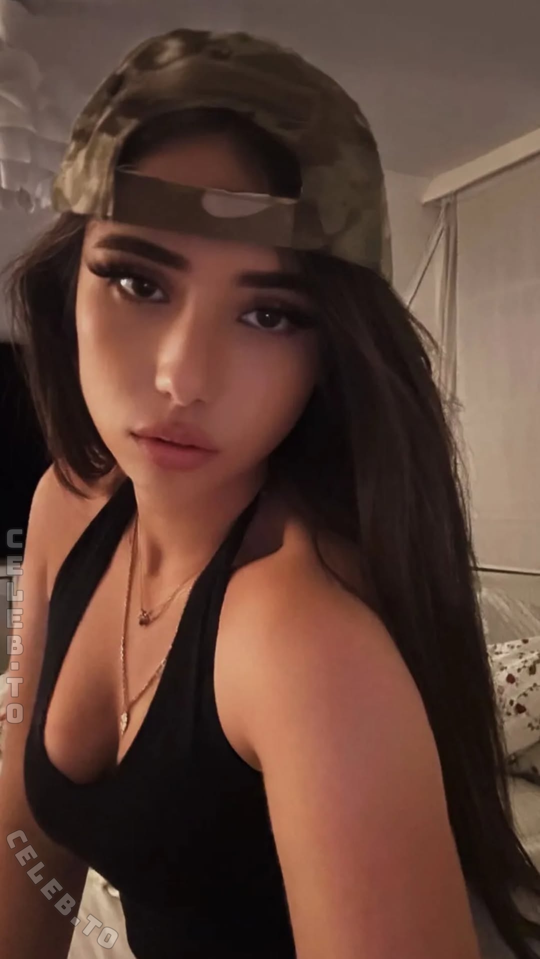 Asleyia nude photo 2