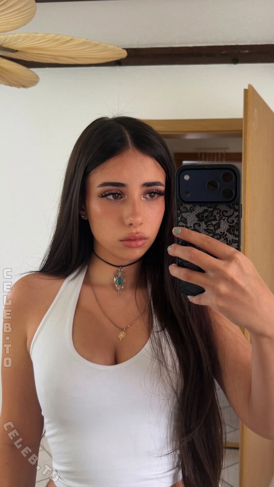 Asleyia nude photo 3