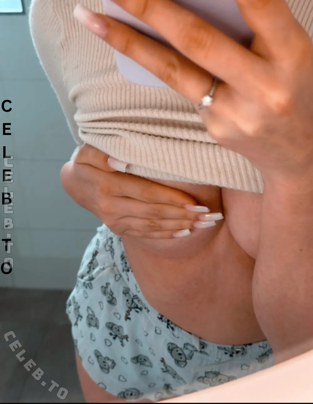 ASMR Janina nude photo 2