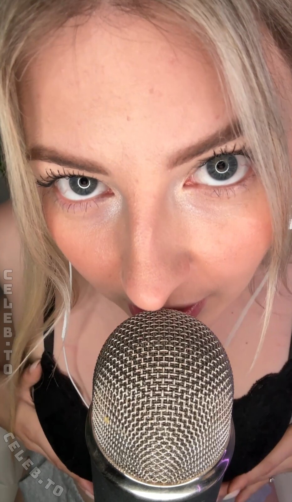 ASMR Janina nude photo 1
