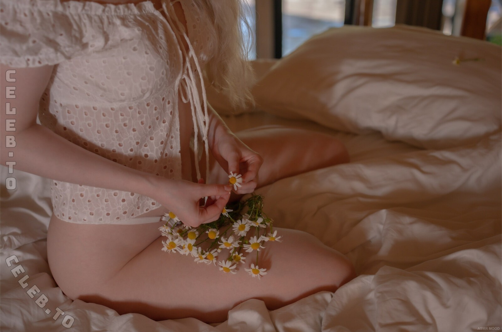 ASMR MOOD nude photo 2
