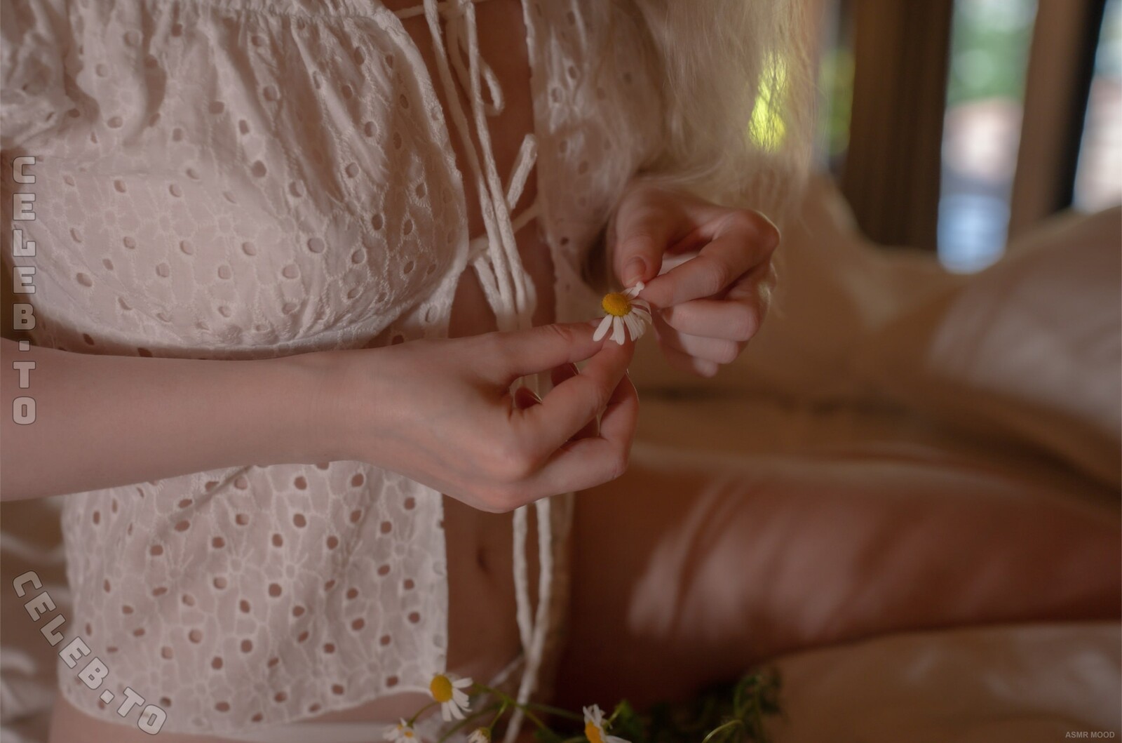 ASMR MOOD nude photo 3