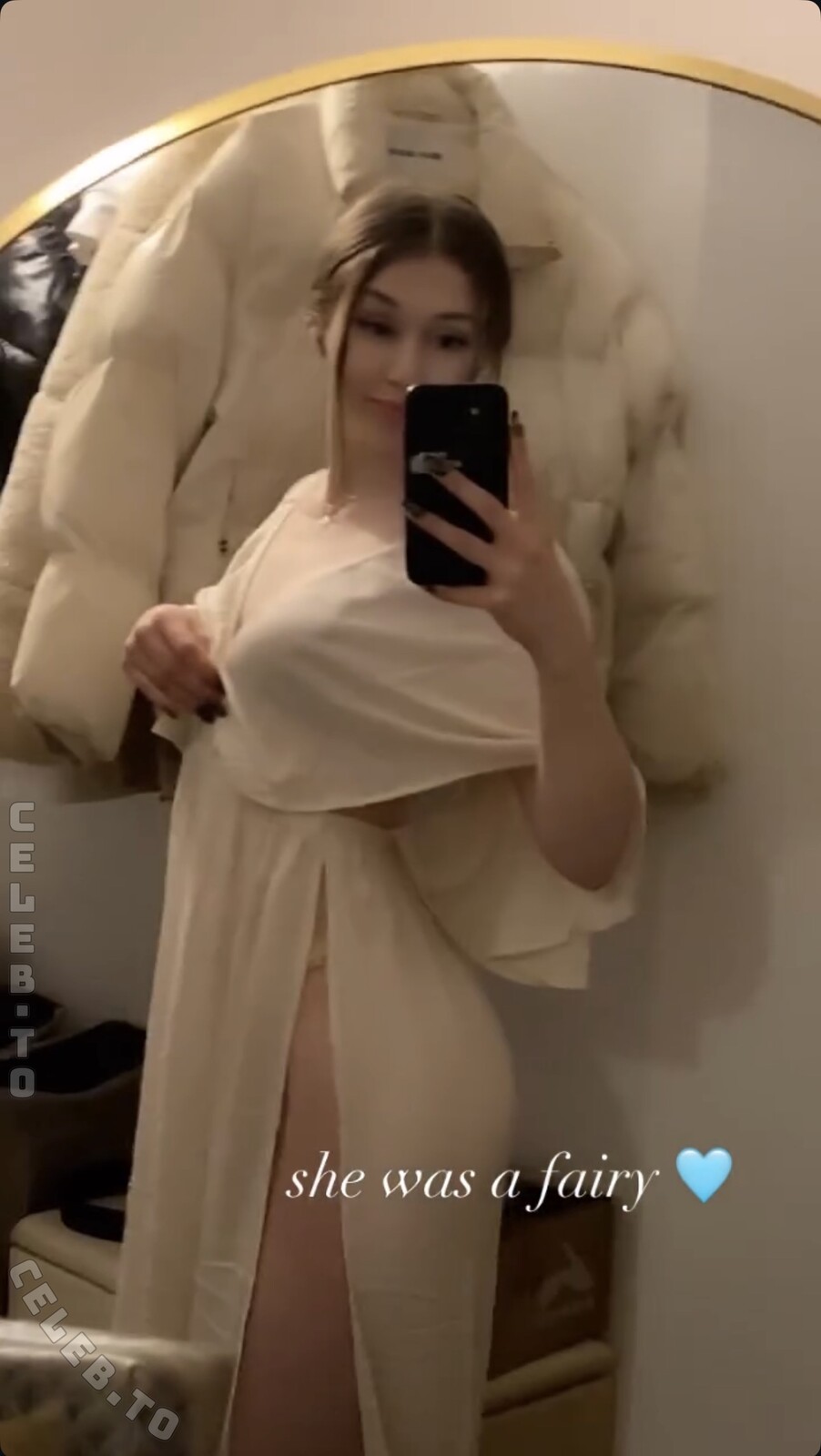 Asphelia nude photo 2
