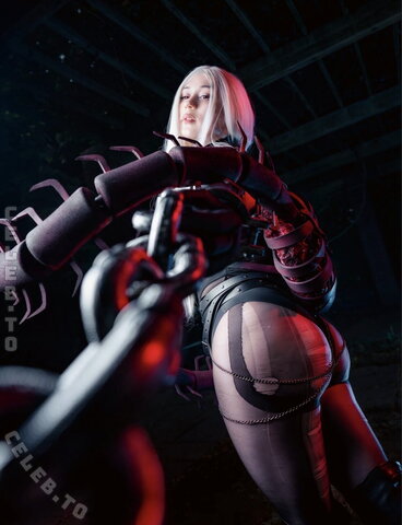 Asphelia – Small German 23-year-old streamer does a lot of cosplay and also a bit more revealing on Ko-Fi