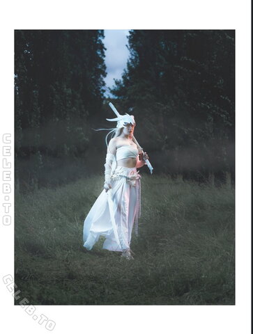 Asphelia nude photo 5