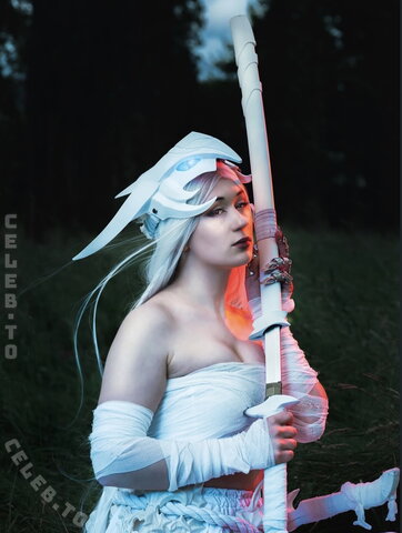 Asphelia nude photo 3