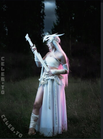 Asphelia nude photo 1