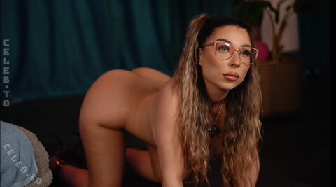 Assmerising nude photo 15
