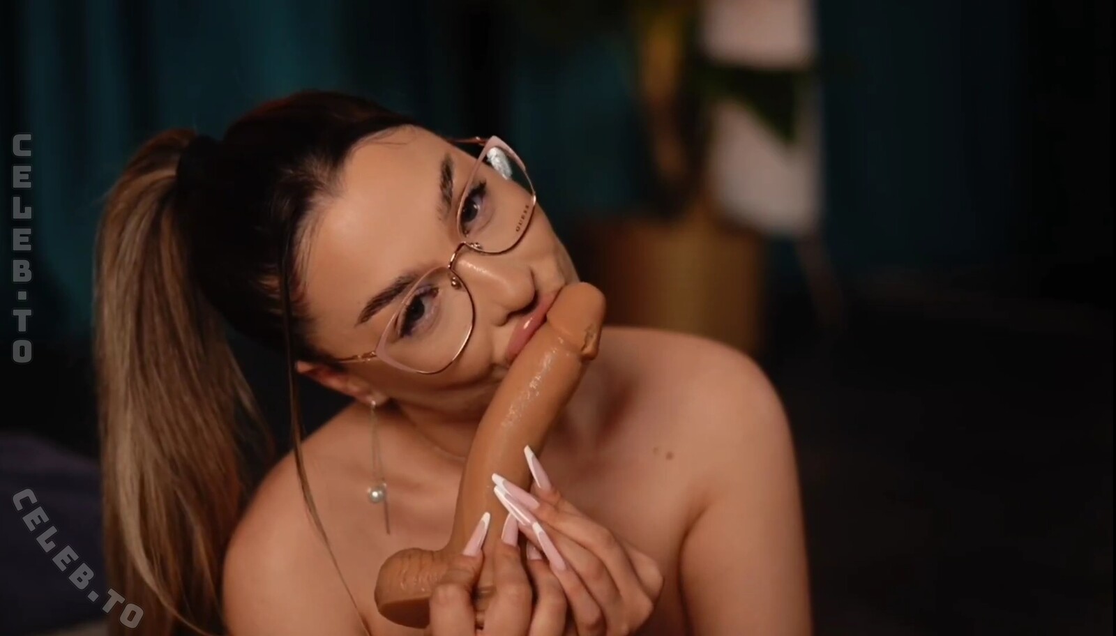 Assmerising nude photo 4