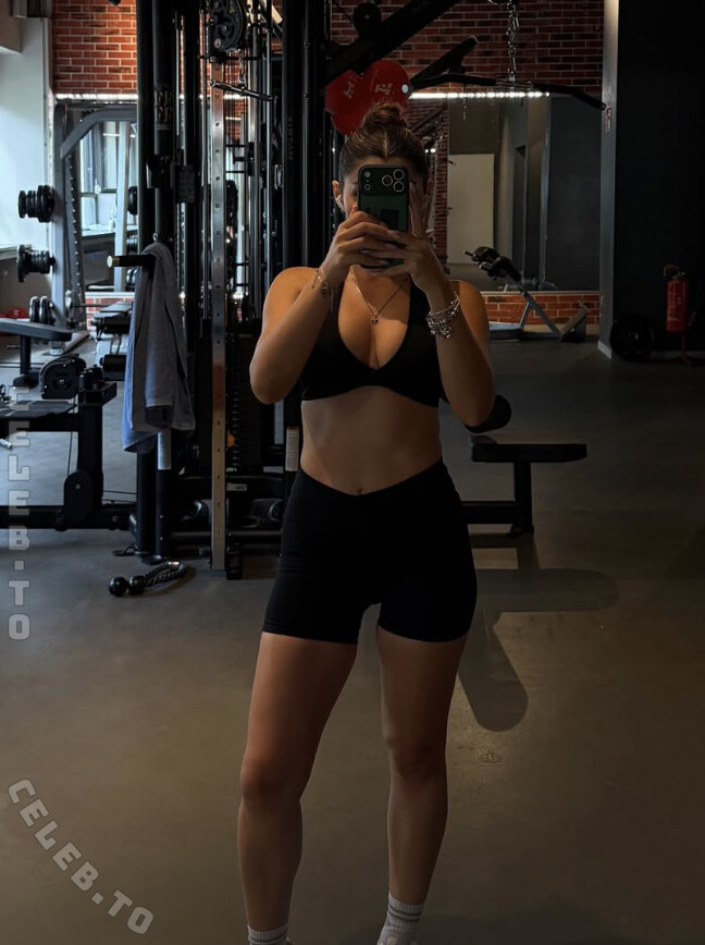 Asti Gevorgyan nude photo 1