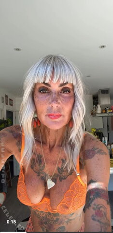 Astrid Zeegen Holt – Insta - pics