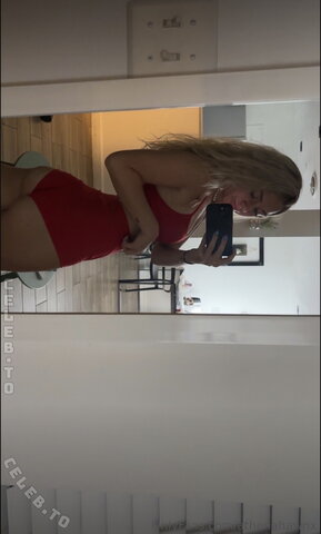 Athena Hawn nude photo 4