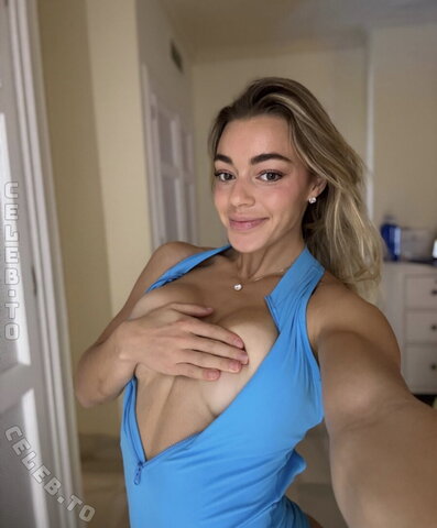Athenareign nude photo 16