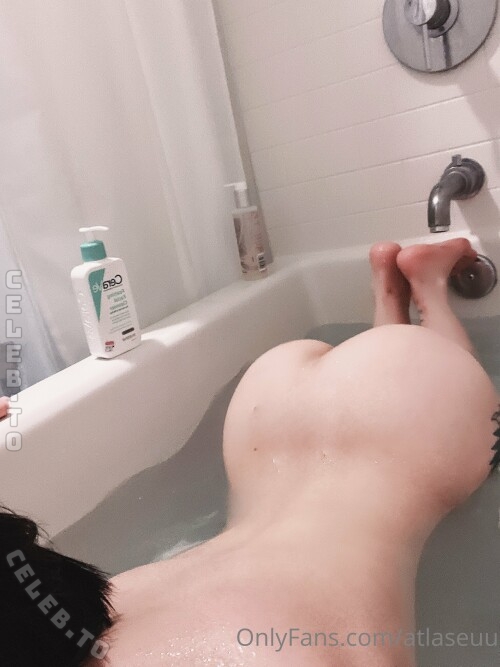 Atlaseuuvip nude photo 6