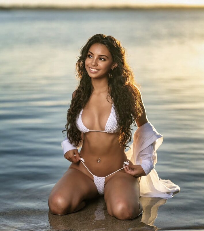 at.rachel nude photo 6