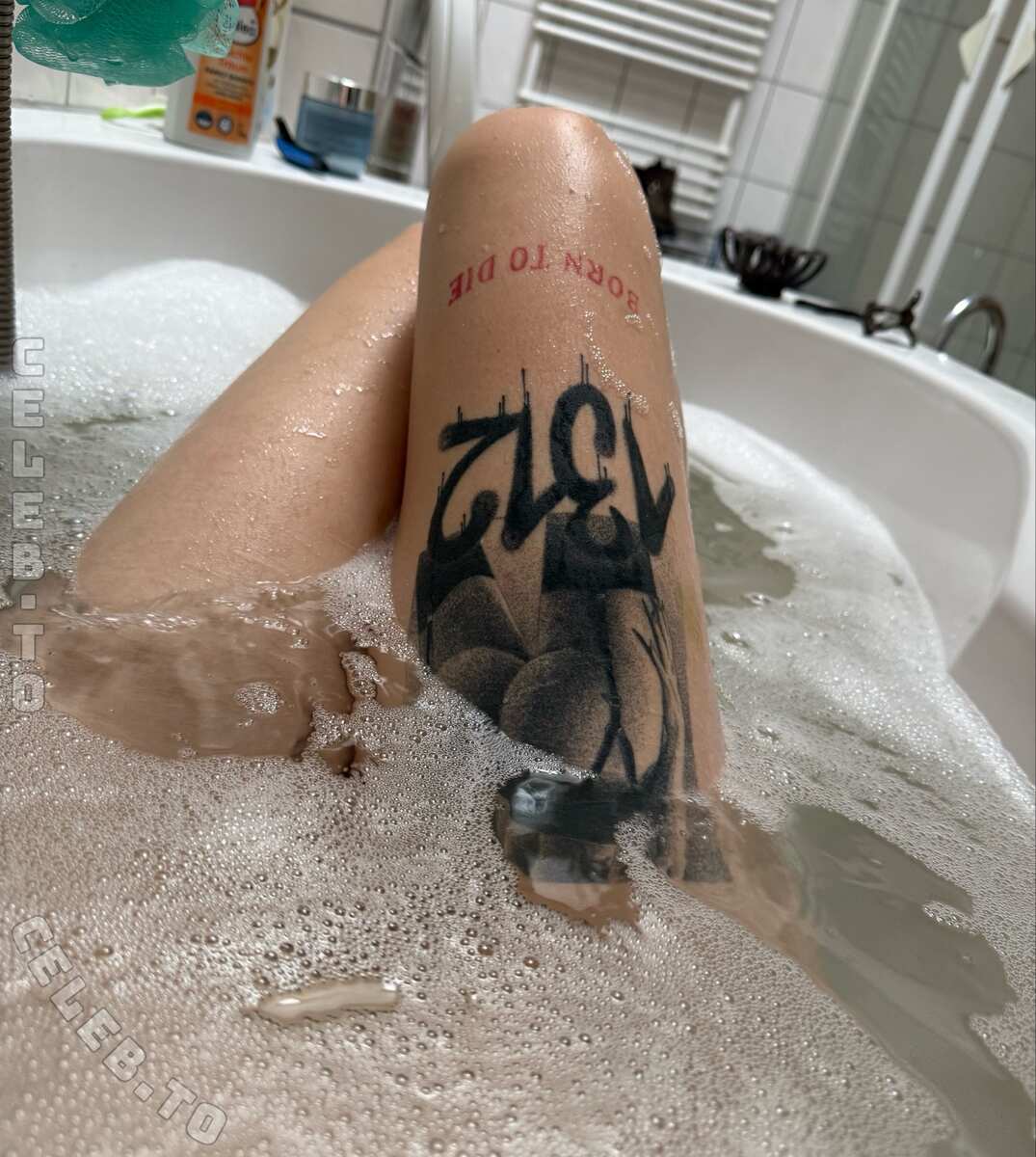 atzenfodse222 nude photo 1