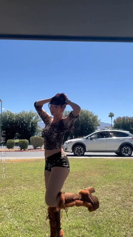 Aubrey Anderson-Emmons nude photo 1