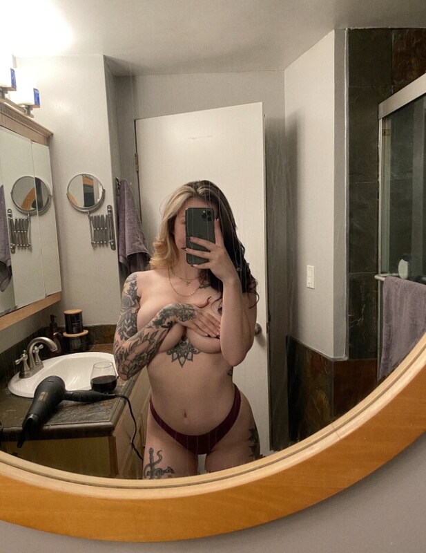 Aubrionna nude photo 2