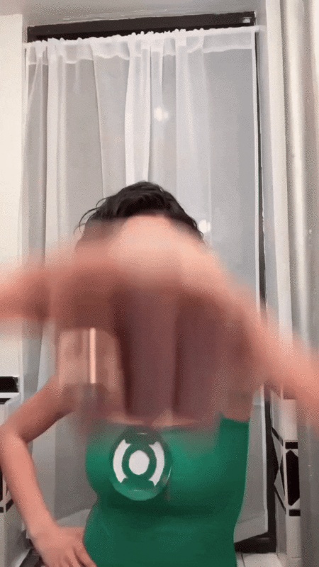 Auli'i Cravalho nude photo 3