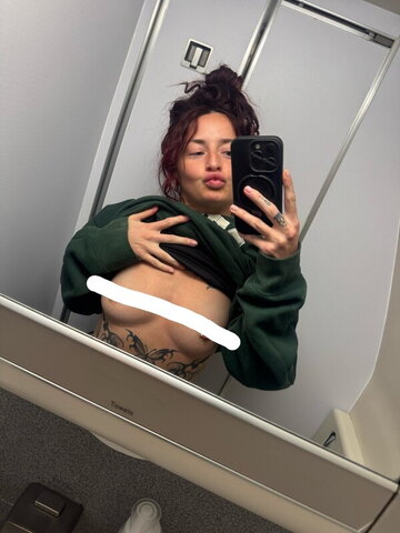 AuracleBeats nude photo 2