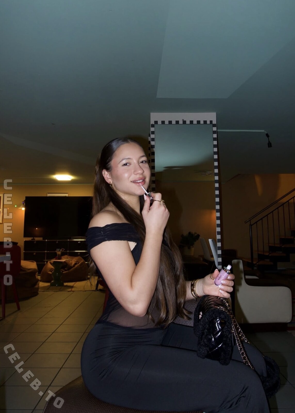 Aurelia.ci nude photo 7