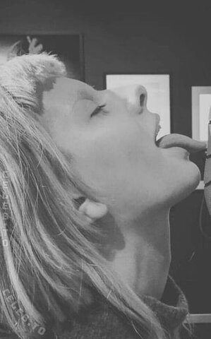 Aurora Aksnes nude photo 1