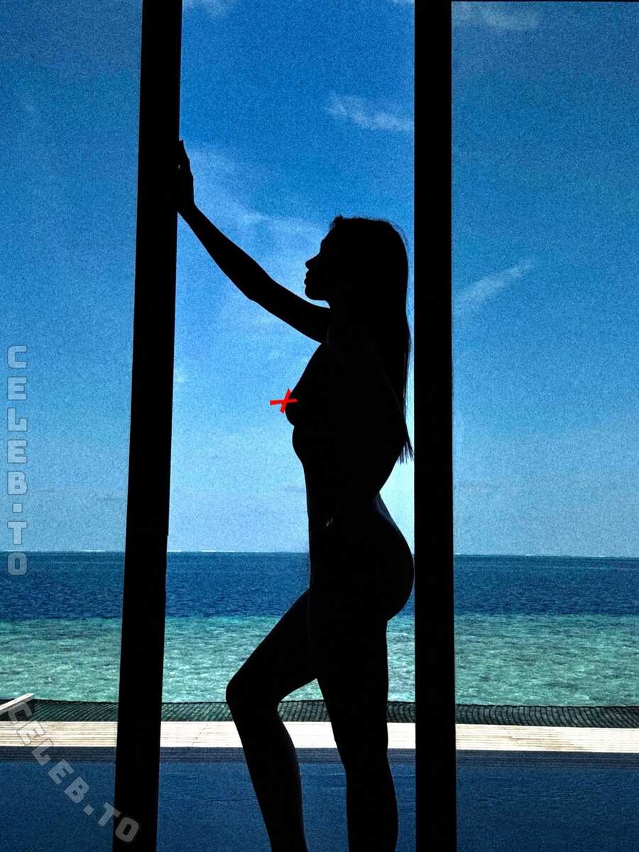 Aurora Ramazzotti nude photo 7