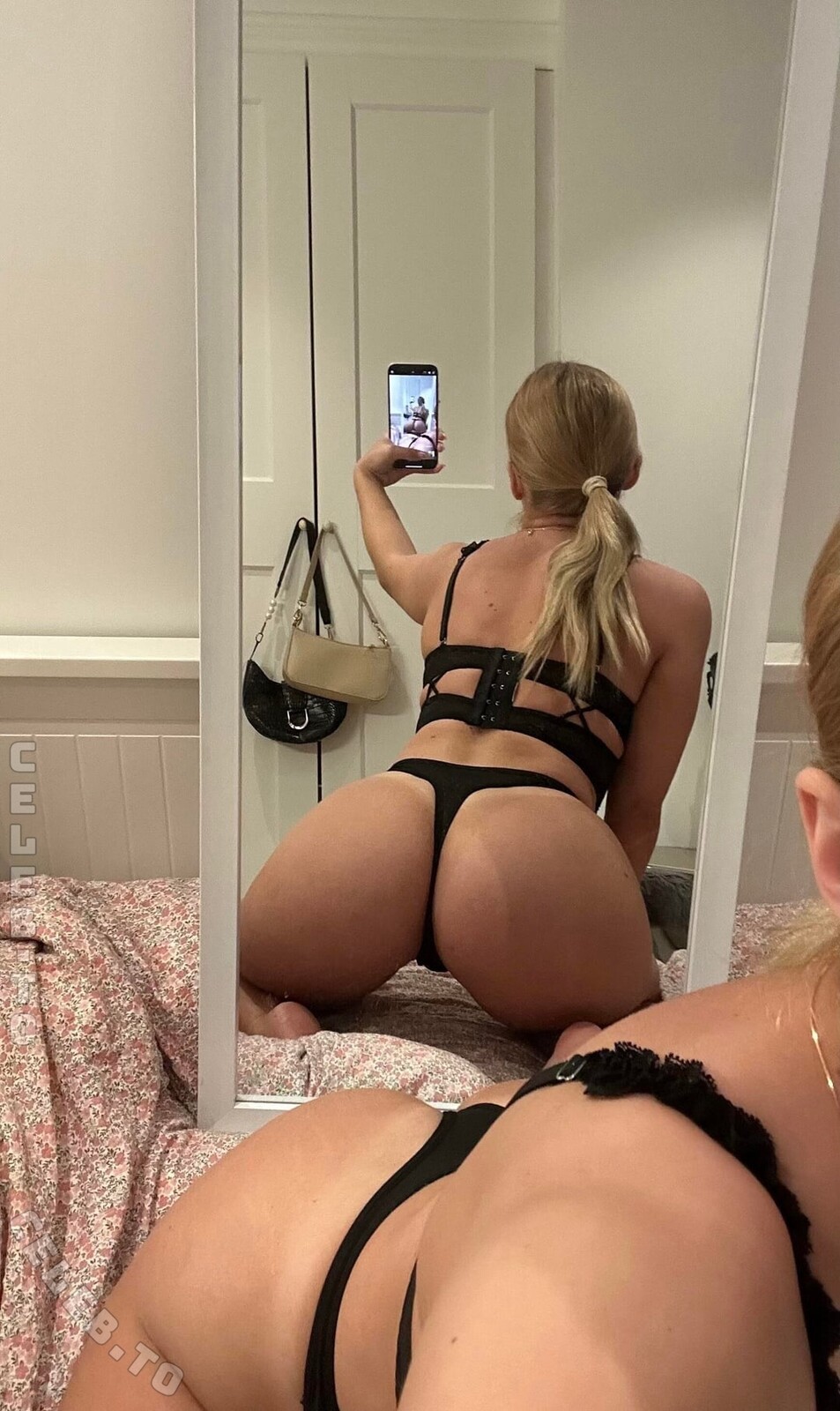 Aurora Sky nude photo 3