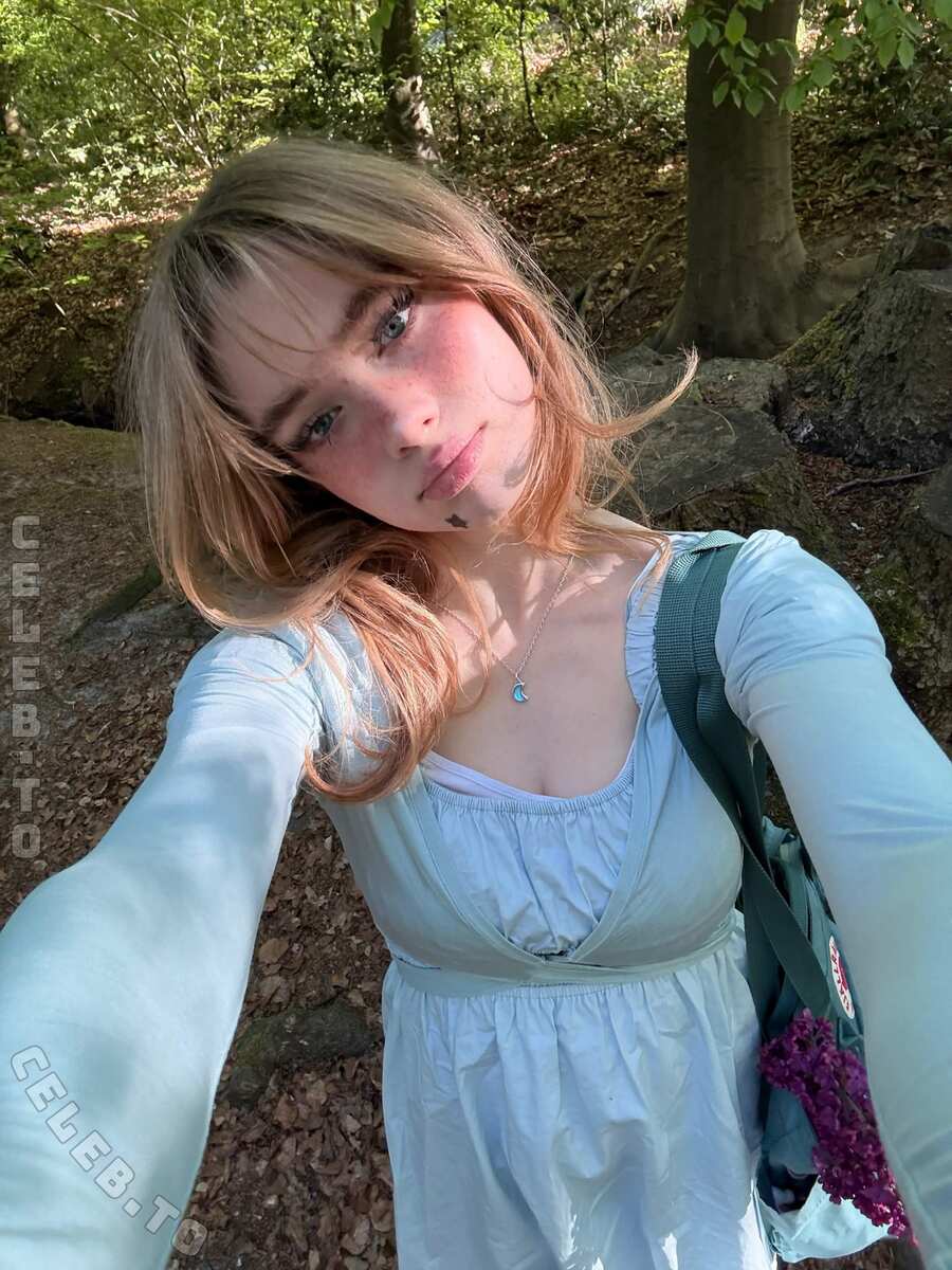 Aurora nude photo 8