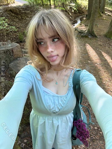 Aurora nude photo 10