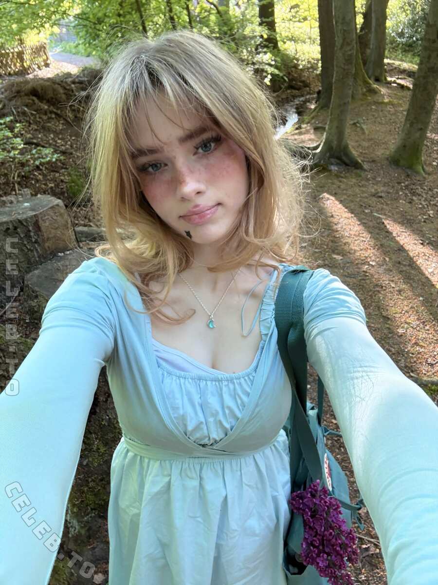 Aurora nude photo 13