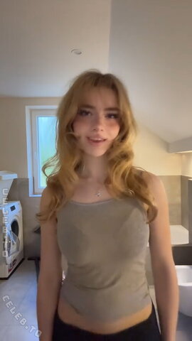 Aurora nude photo 3