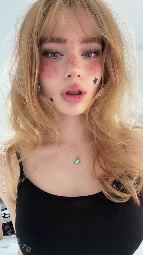 Aurora nude photo 17