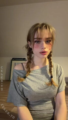 Aurora nude photo 15