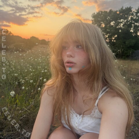 Aurora Sexy (5 photos)