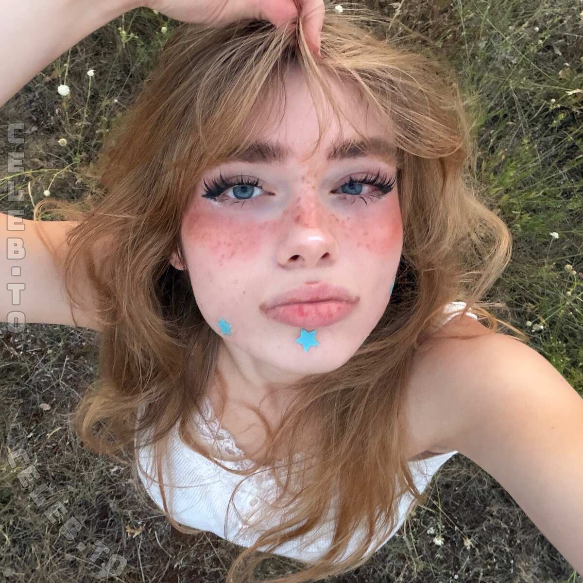 Aurora nude photo 3