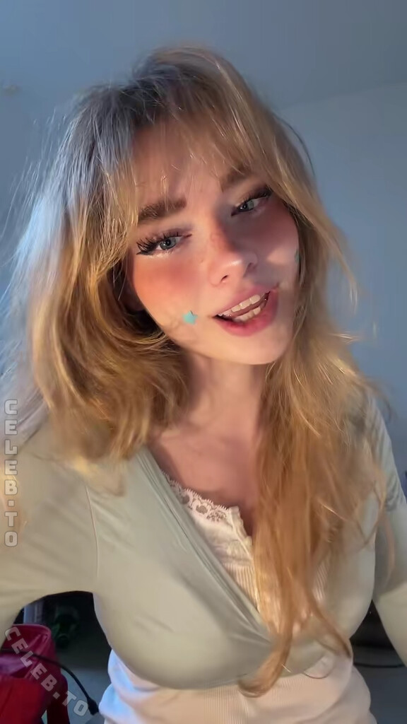 Aurora nude photo 13