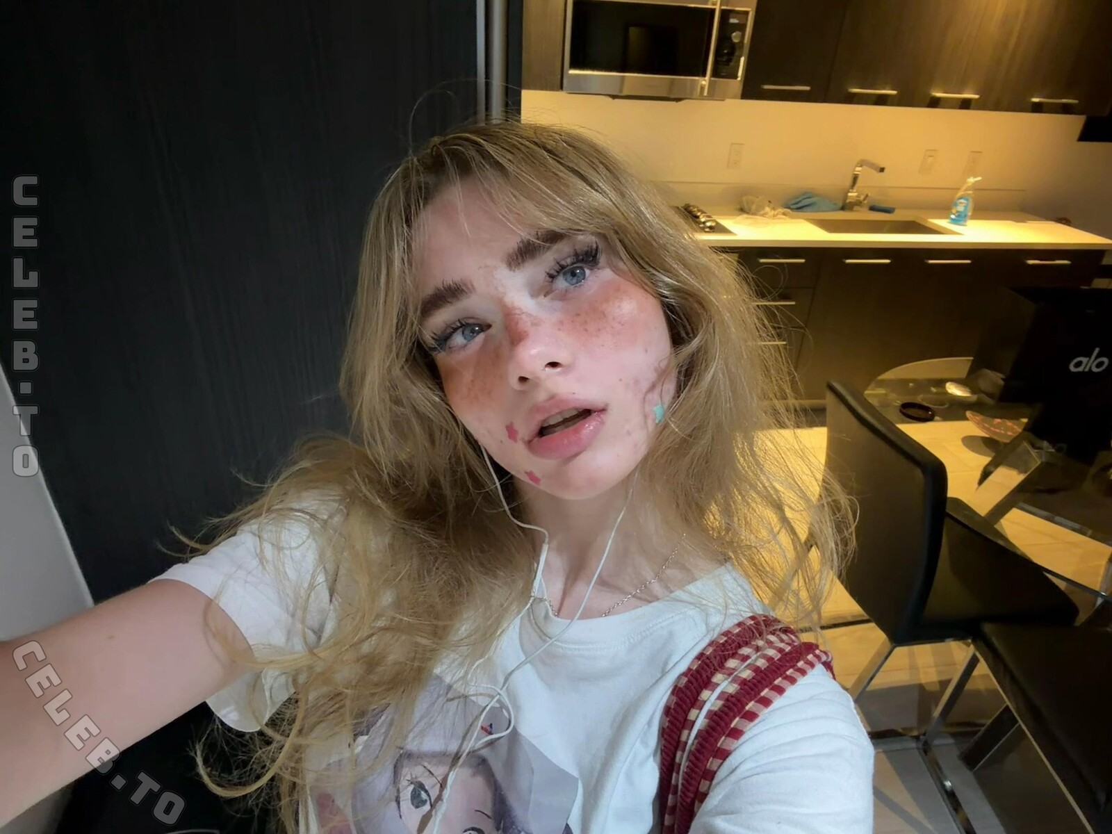 Aurora nude photo 16