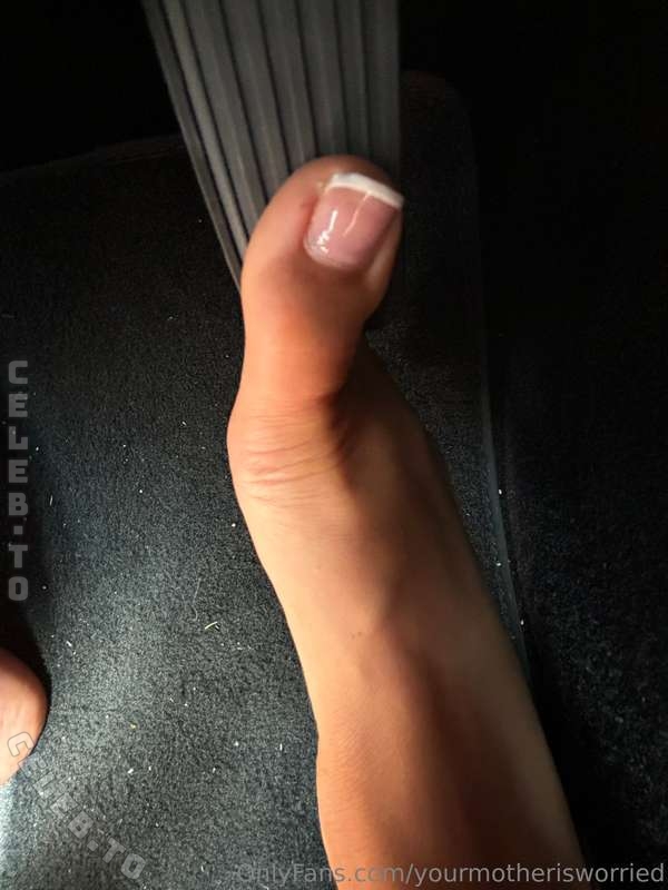 Ava dank nude photo 15