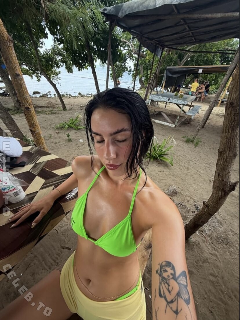 Ava Hirons nude photo 2