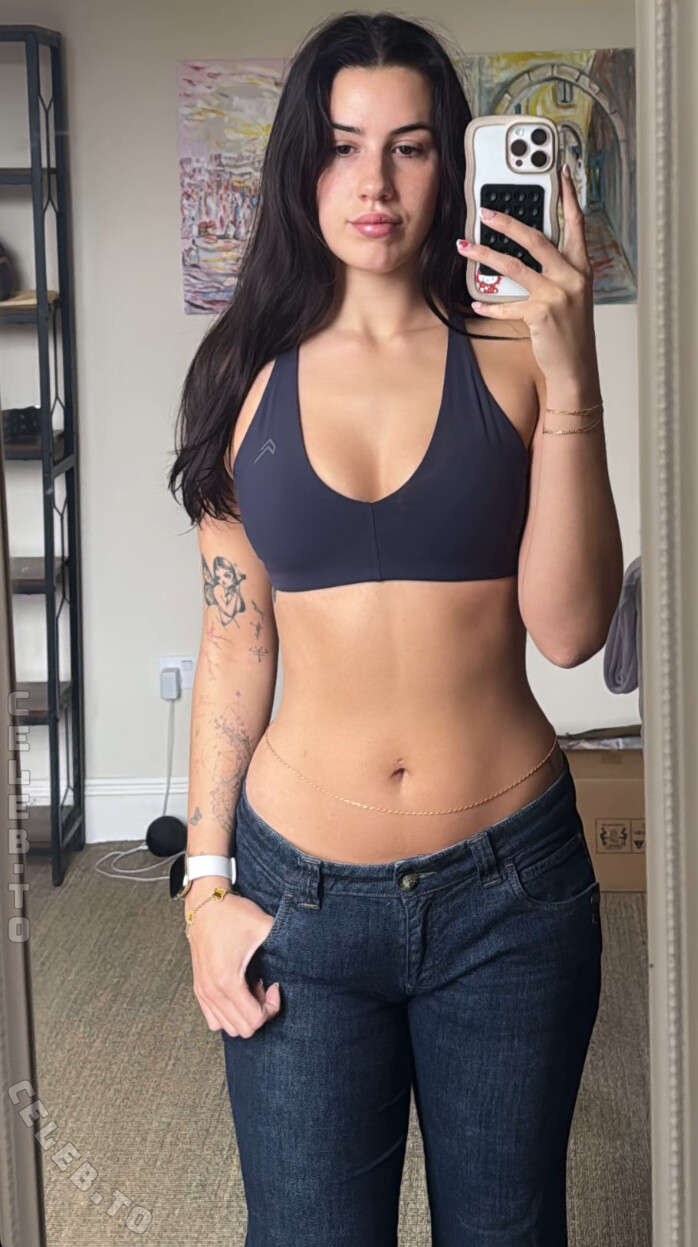 Ava Hirons nude photo 1