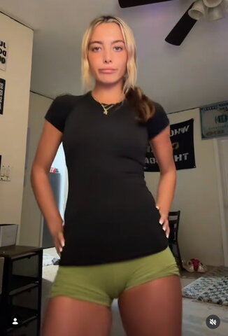 Ava Nucci nude photo 1