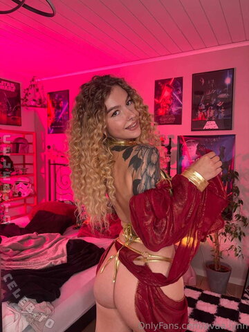 Avaa.Lynn Hot (3 photos)
